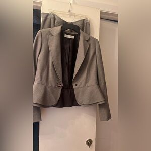 Tahari skirt suit 2 piece set- NWOT